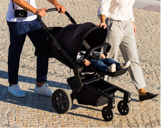 Hub stroller clearance